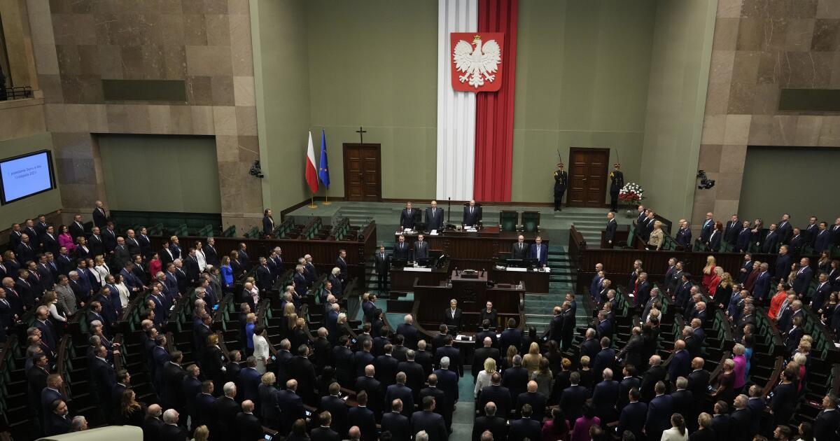 Nowy Polski Parlament Wybiera Prezydenta Jednak Przekazanie Władzy Opóźnia Się Z Powodu 0480